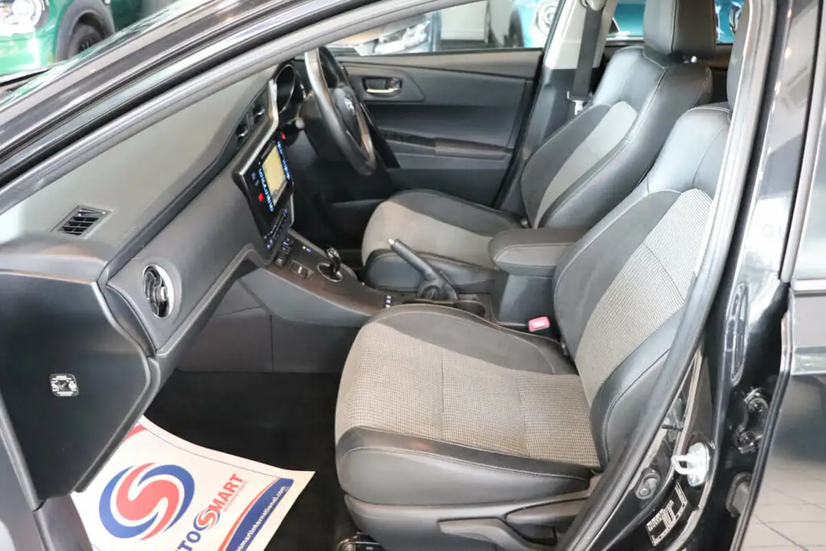 2015-toyota-auris-18-vvt-i-hsd-excel-estate-cvt-big-32