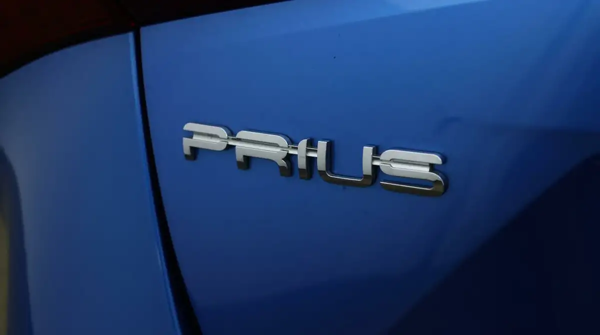 2020-toyota-prius-18-vvt-i-business-edition-plus-cvt-big-24