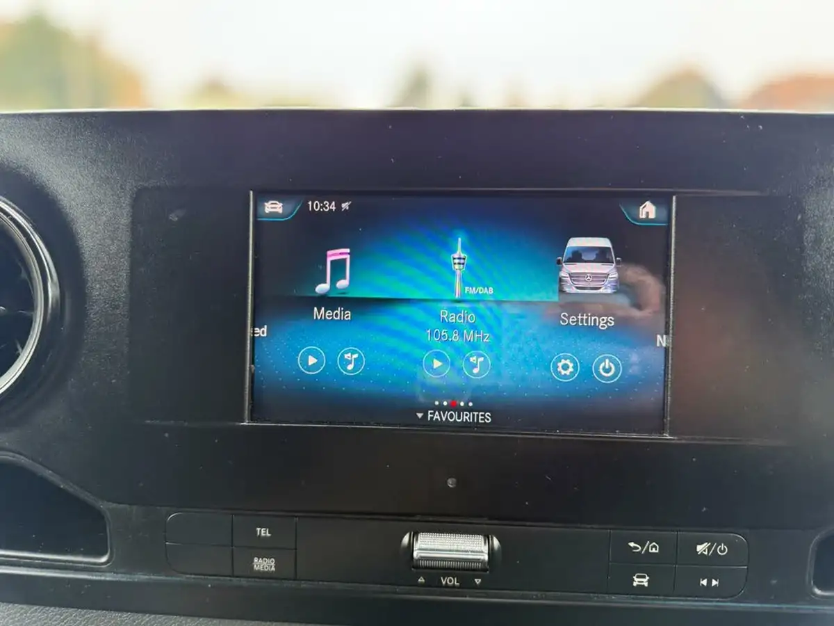 2018-mercedes-benz-sprinter-21cdi-311-l2h1-panel-van-rwd-eco-gear-360-big-40