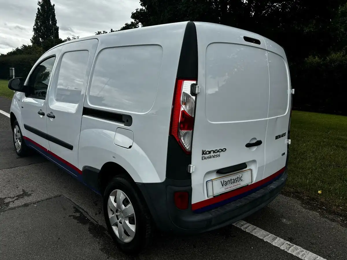 2018-renault-kangoo-maxi-e-maxi-ze33-panel-big-16