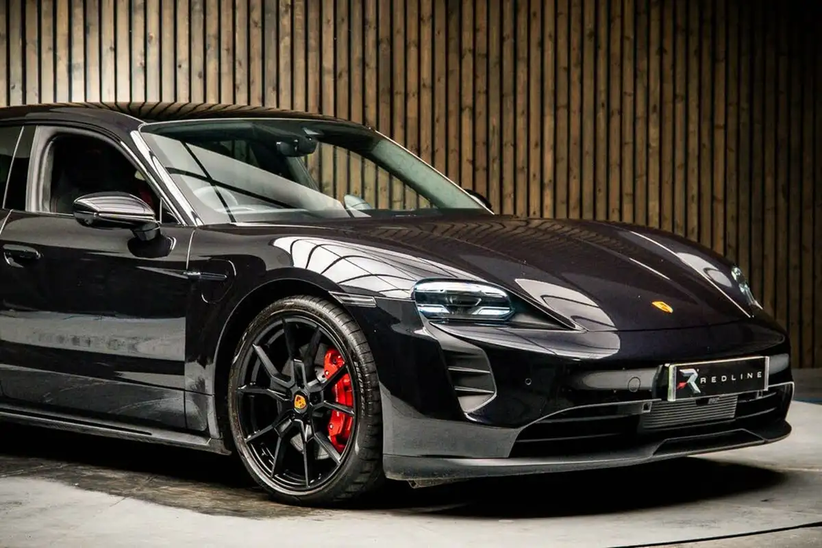 2023-porsche-taycan-e-gts-sport-turismo-big-9