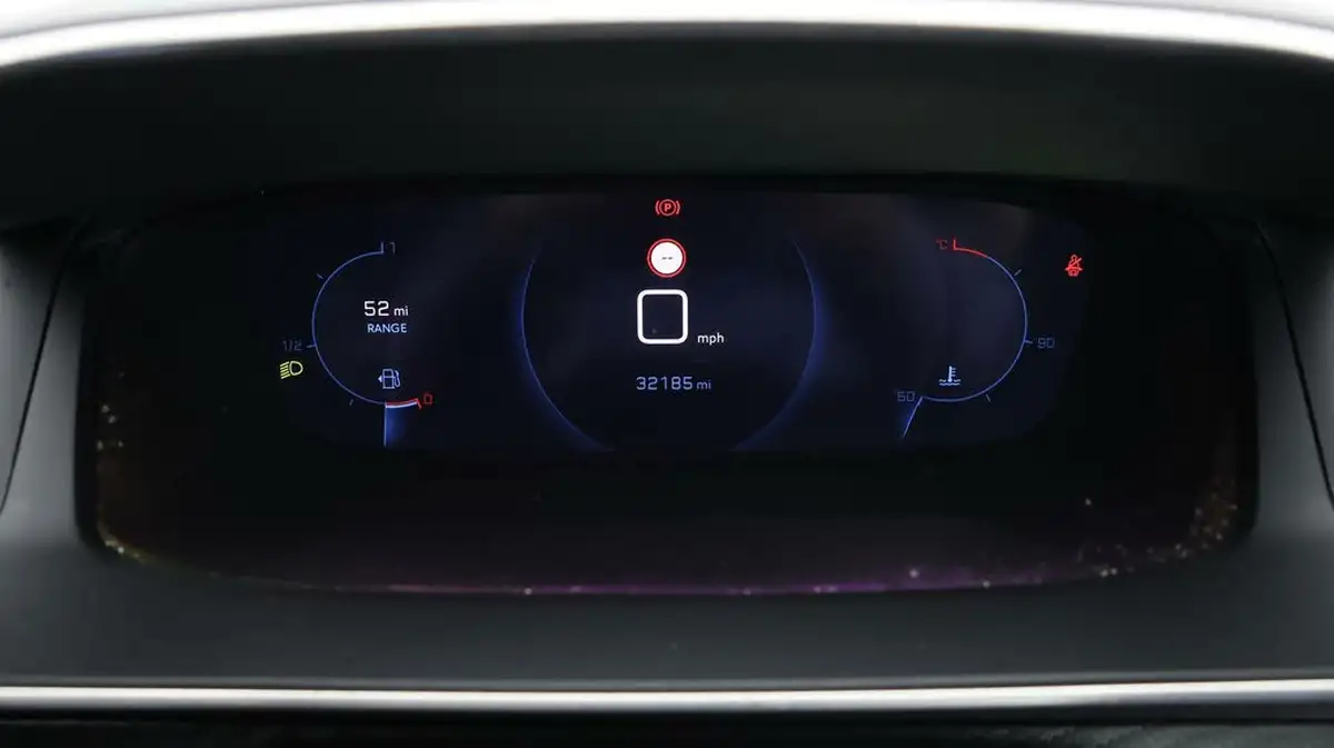 2021-peugeot-2008-suv-12-puretech-allure-premium-100bhp-big-9
