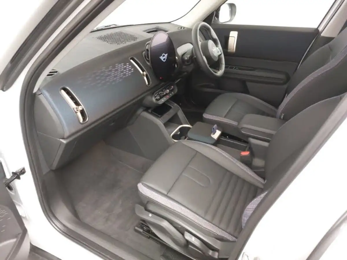 2024-mini-countryman-15-cooper-c-classic-big-6