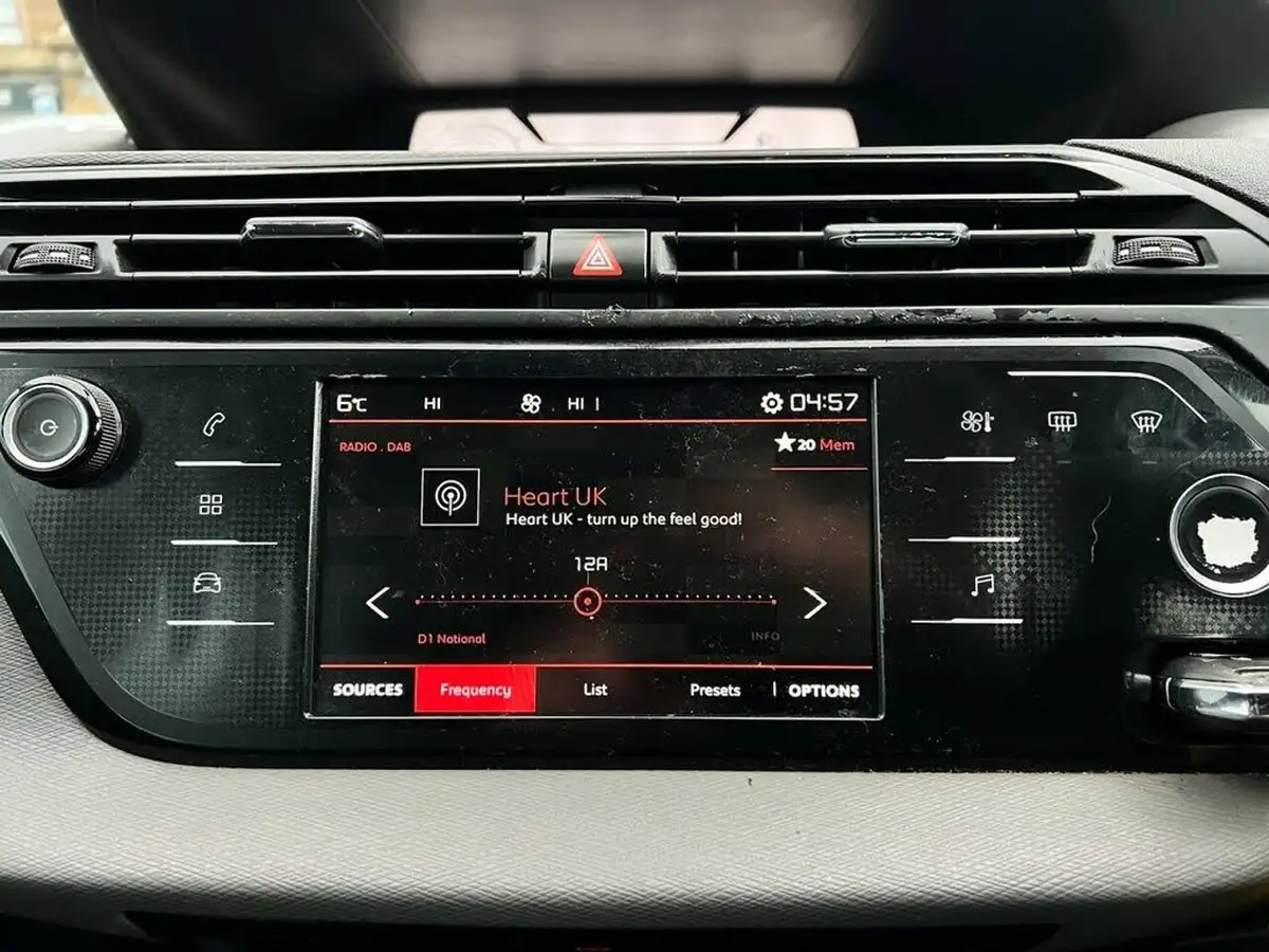 2017-citroen-grand-c4-picasso-16bluehdi-touch-edition-120ps-big-12