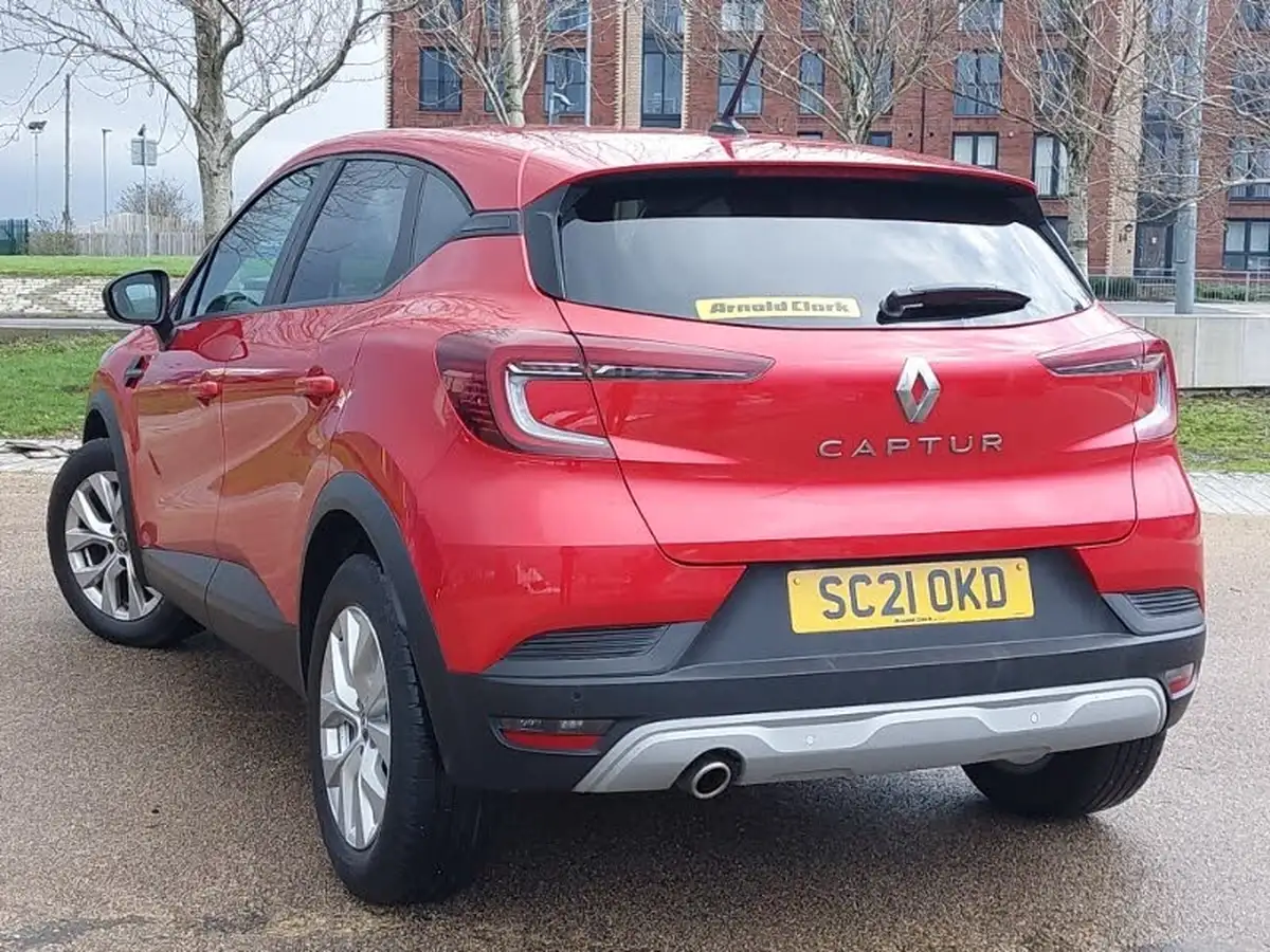 2021-renault-captur-13-tce-iconic-140ps-big-1