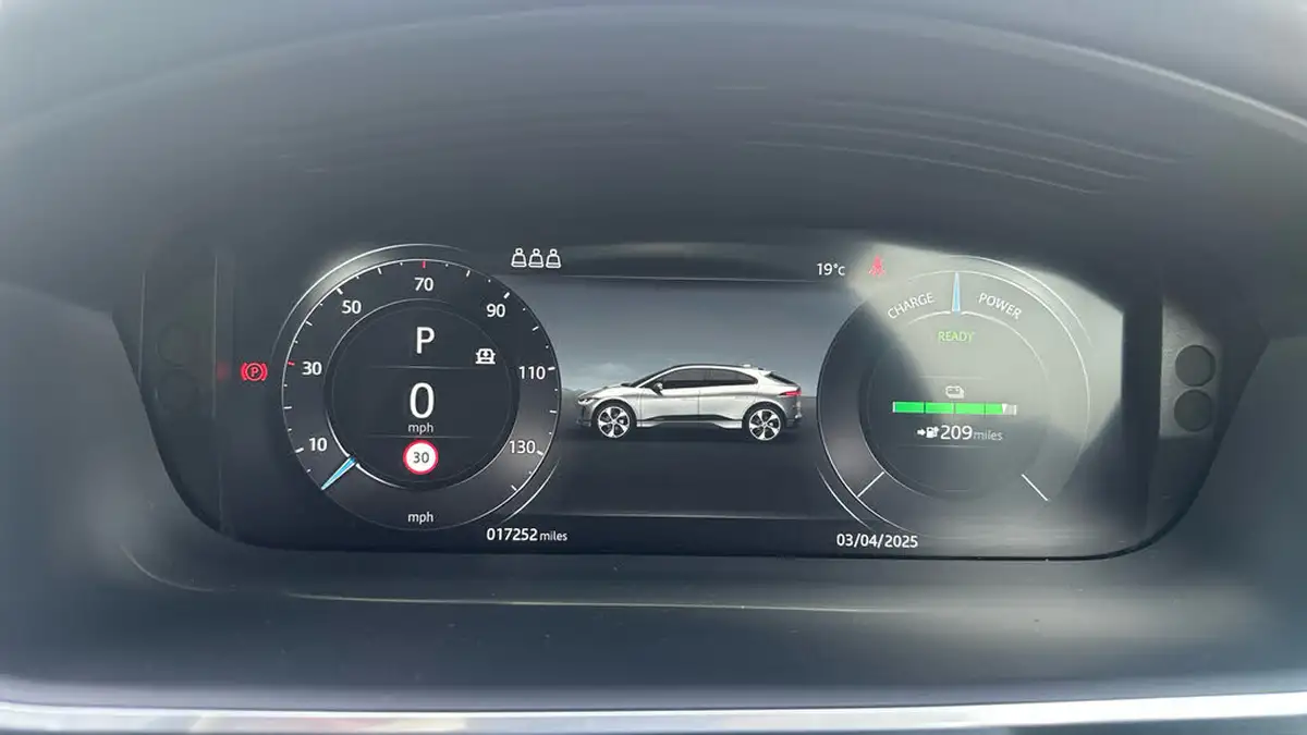 2022-jaguar-i-pace-ev400-hse-black-big-20
