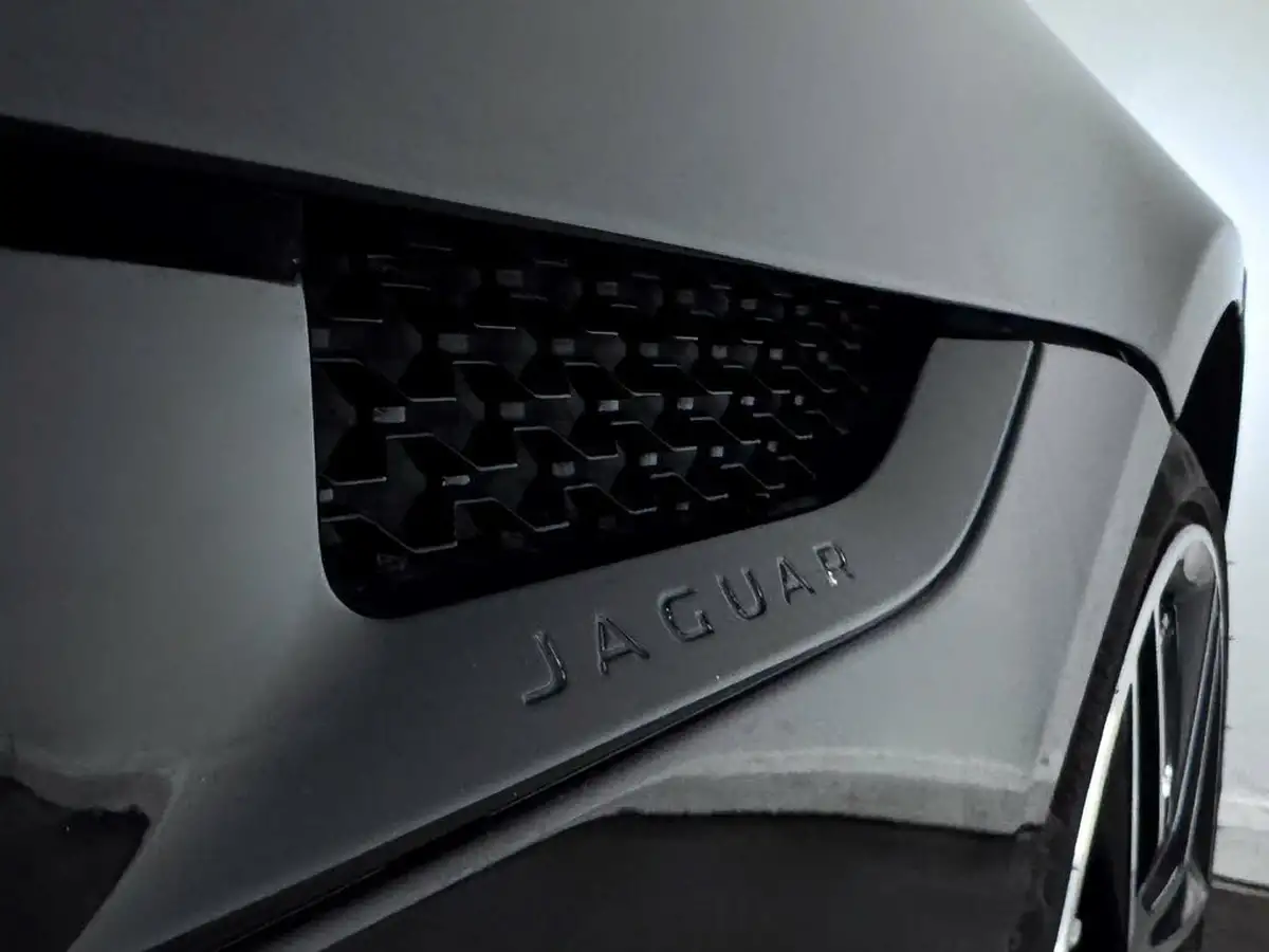 2016-jaguar-f-type-50-v8-sc-r-awd-coupe-big-15