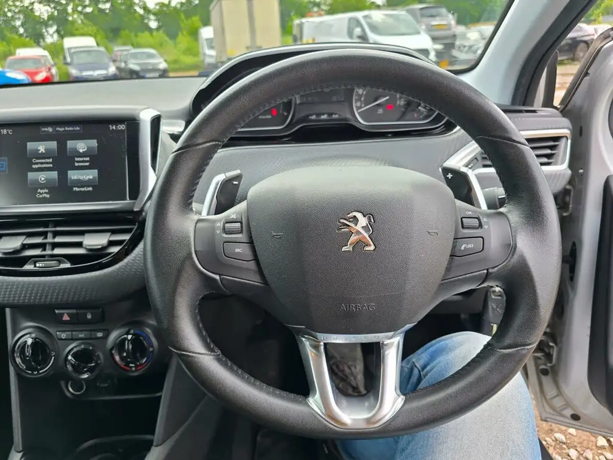 2016-peugeot-208-12-puretech-active-82bhp-ss-5d-etg5-big-42