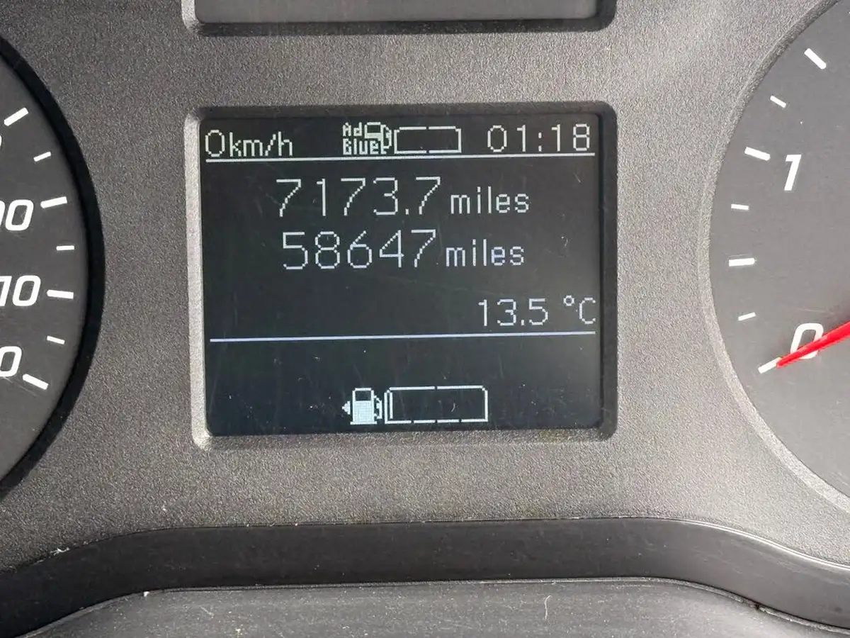 2018-mercedes-benz-sprinter-21cdi-311-l2h1-panel-van-rwd-eco-gear-360-big-17