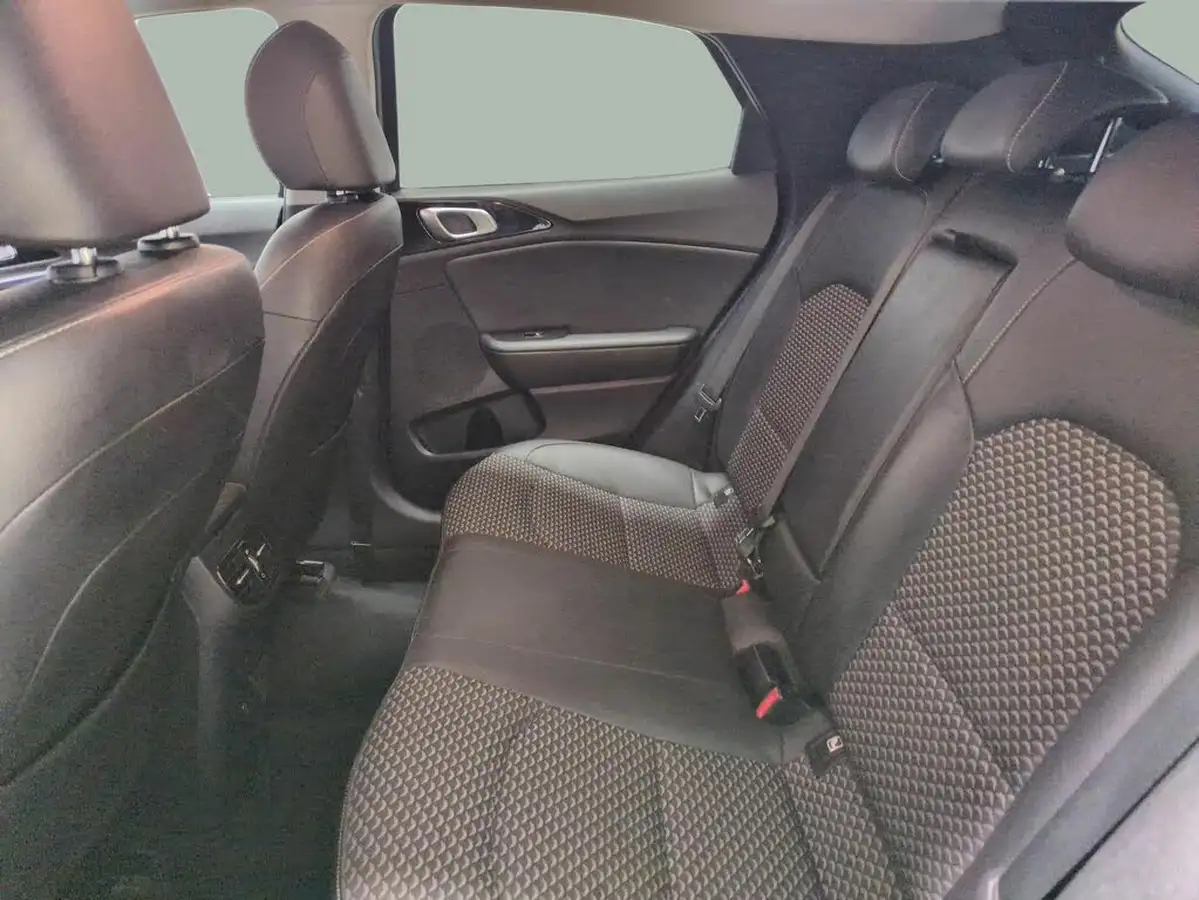 2023-kia-xceed-15-t-gdi-3-158bhp-big-31