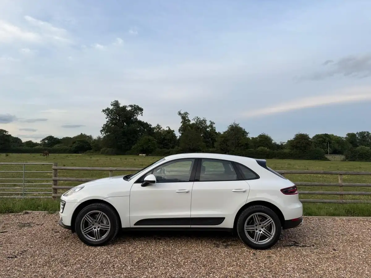 2015-porsche-macan-20-big-4