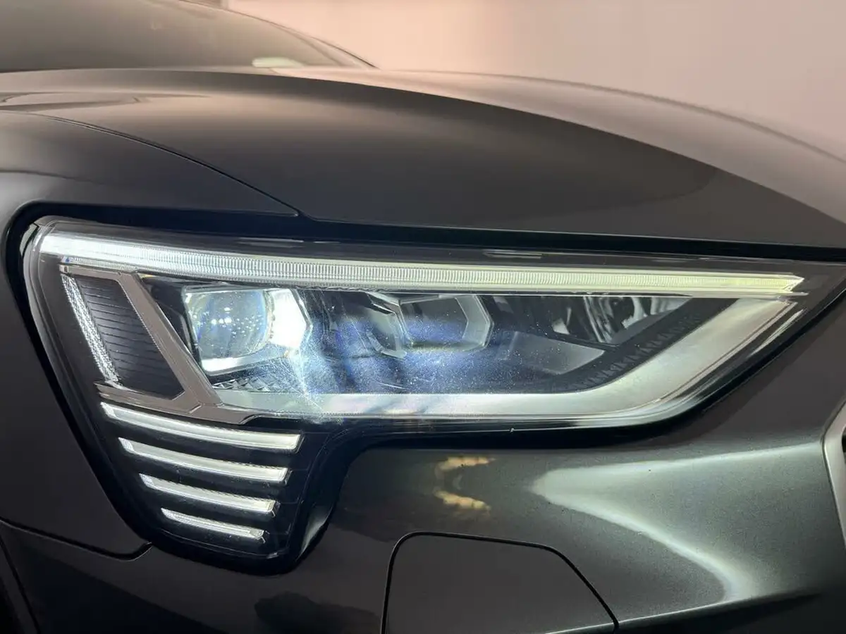 2021-audi-e-tron-e-station-wagon-big-51