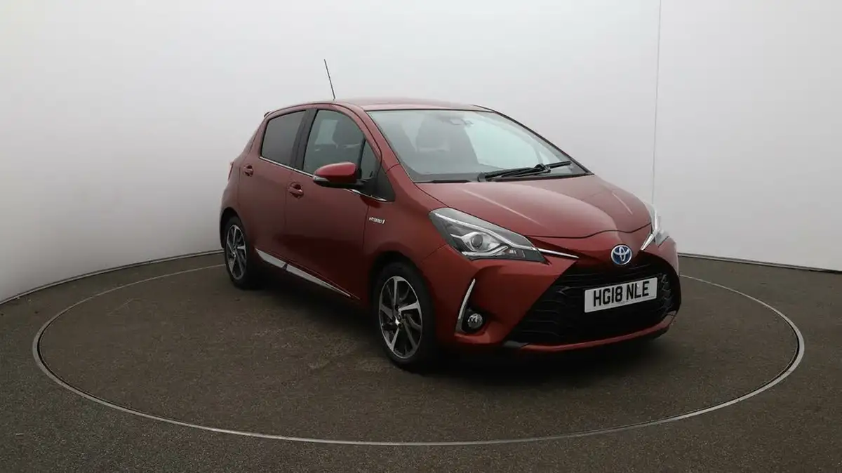2018-toyota-yaris-15-vvt-i-excel-hybrid-big-43
