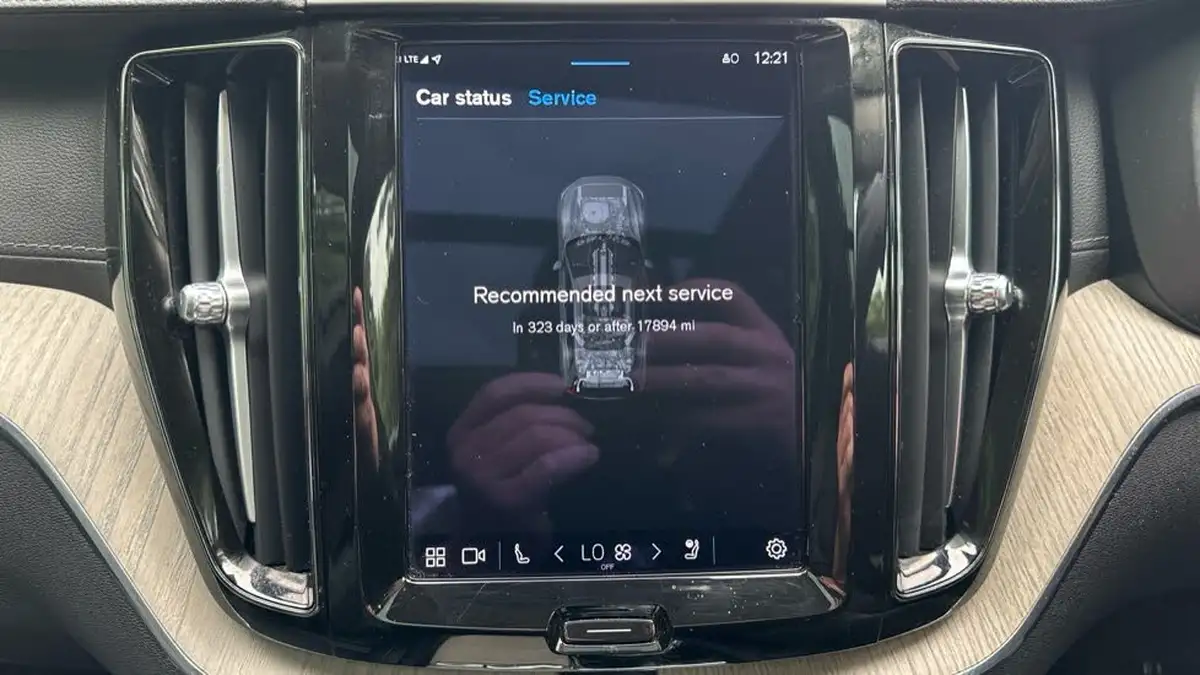 2022-volvo-xc60-20-t6-inscription-350bhp-big-14