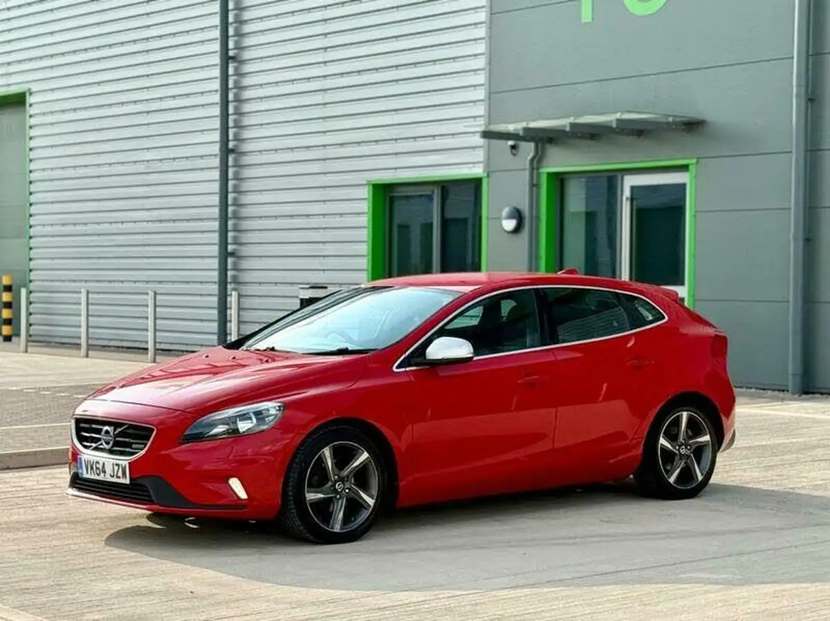 2014-volvo-v40-16td-d2-r-design-nav-big-16
