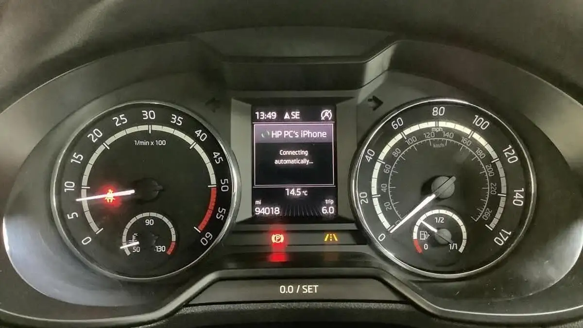 2016-skoda-octavia-20tdi-vrs-hatchback-big-5