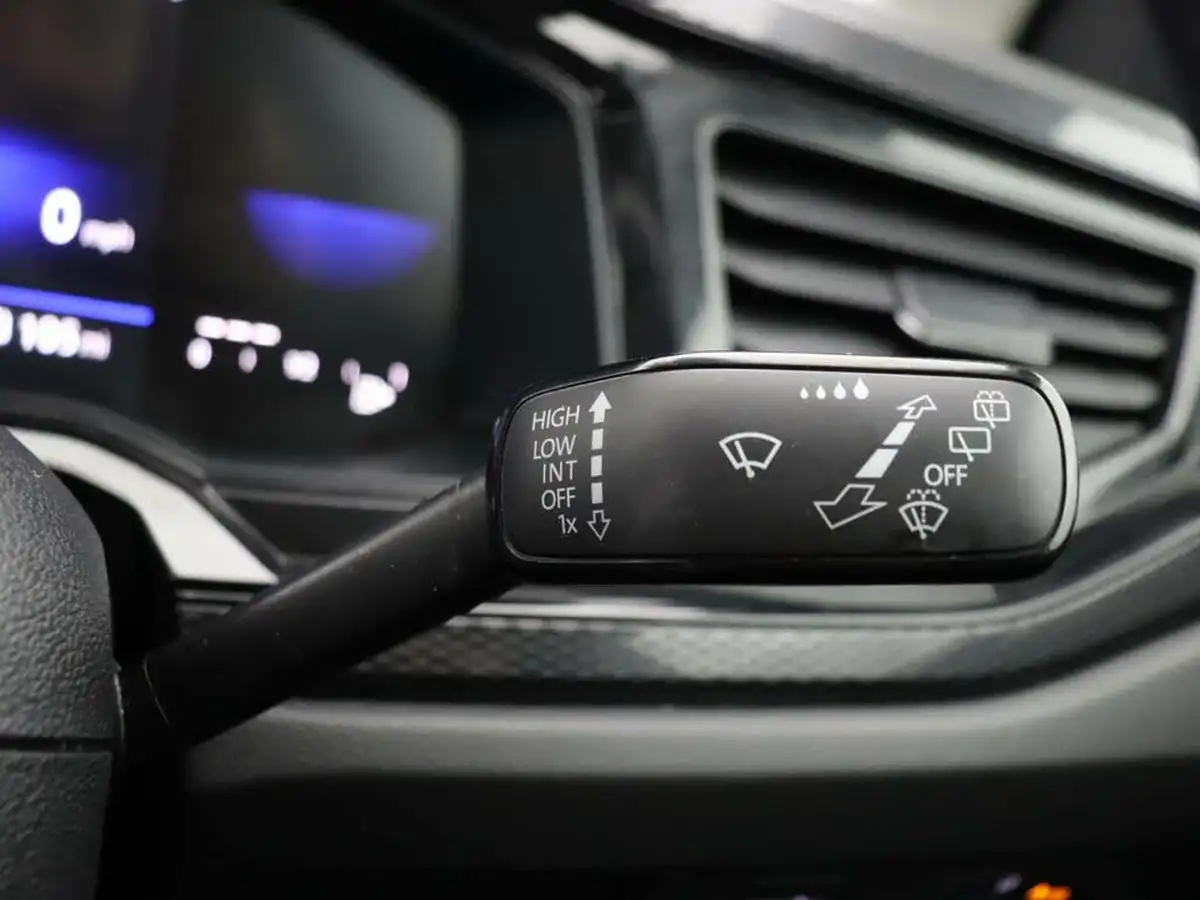 2022-volkswagen-polo-10-tsi-life-big-41