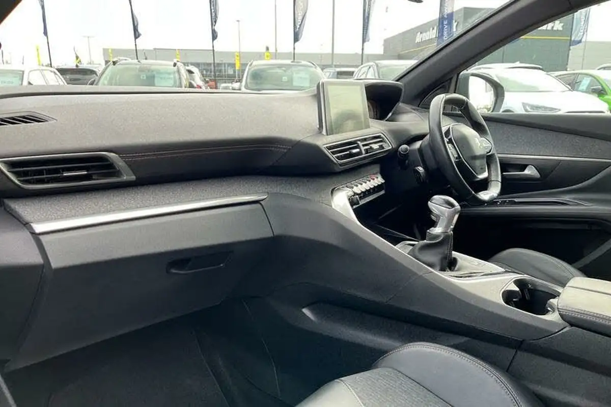 2019-peugeot-3008-suv-15-bluehdi-gt-line-big-17