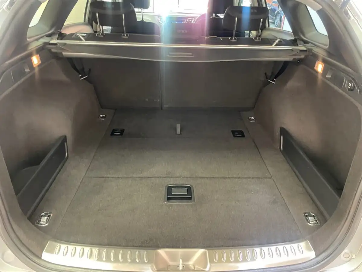 2019-hyundai-i40-16crdi-se-nav-115ps-tourer-5d-big-14