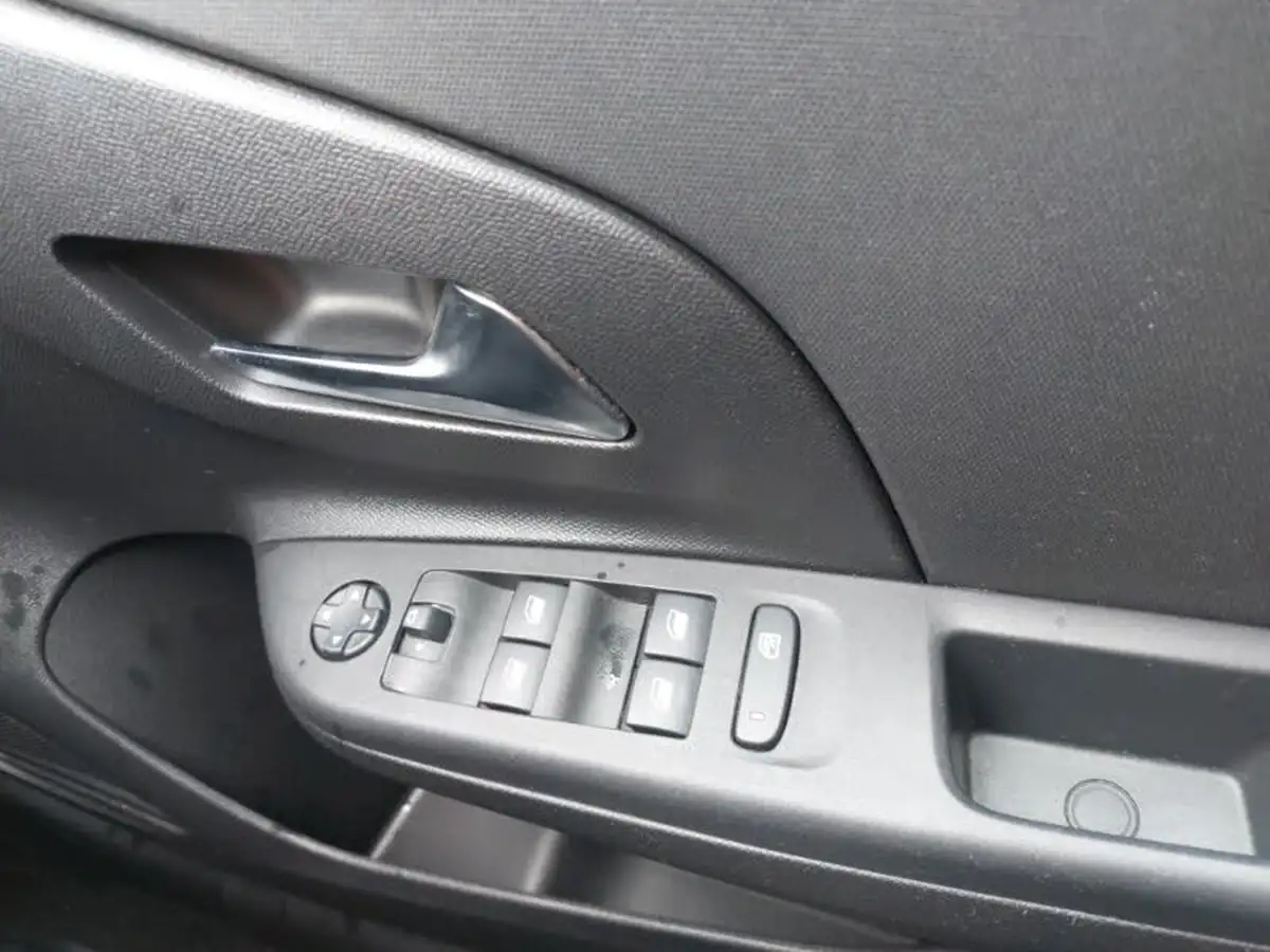 2022-vauxhall-corsa-12i-se-edition-big-17