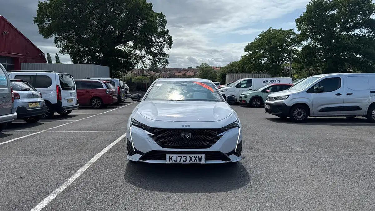 2024-peugeot-308-12-puretech-gt-130ps-ss-eat8-big-7