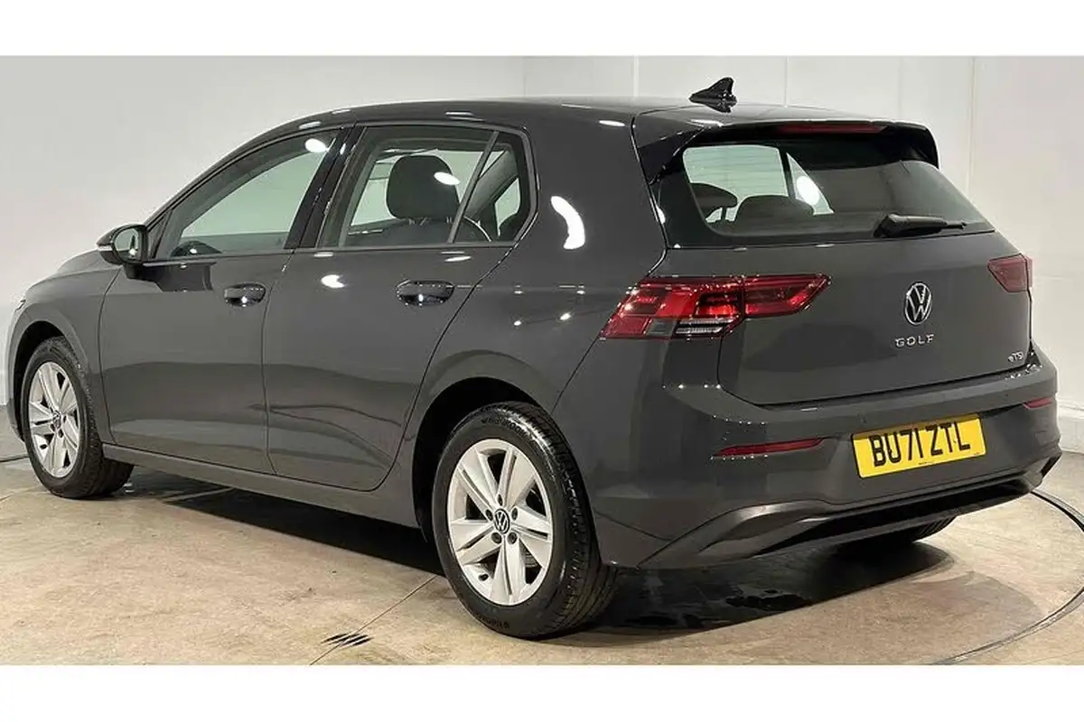 2022-volkswagen-golf-15-etsi-life-150ps-hatchback-big-5