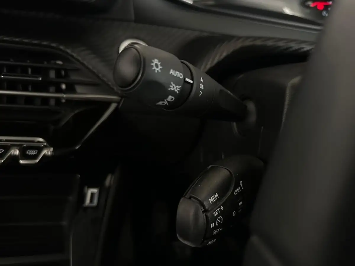 2022-peugeot-208-12-puretech-active-premium-100bhp-big-20