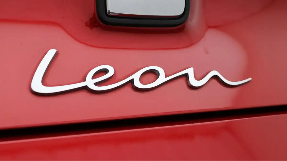 2021-seat-leon-14-e-hybrid-fr-hatchback-big-20