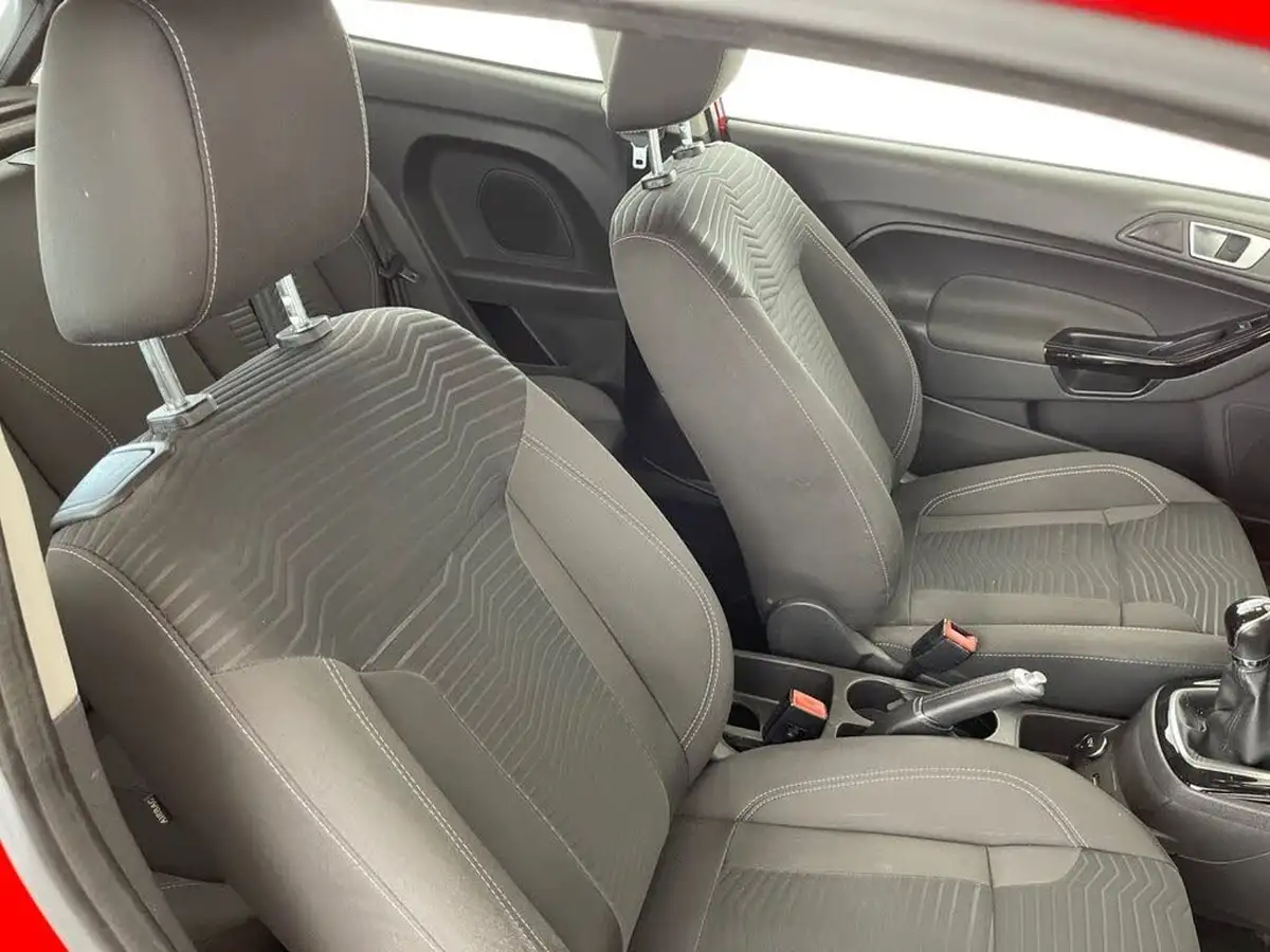 2017-ford-fiesta-125-zetec-3d-big-7