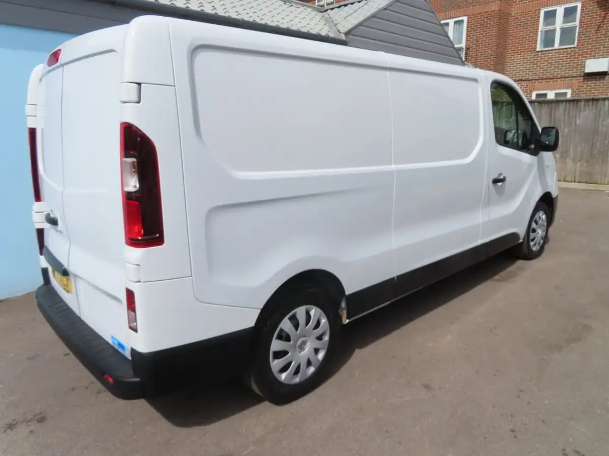 2021-renault-trafic-20dci-ll30-energy-120-business-panel-big-2