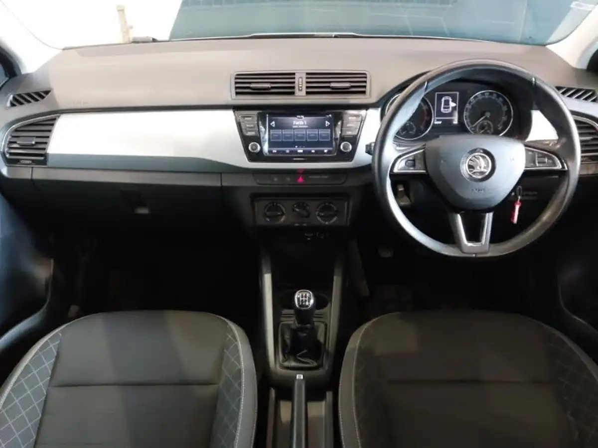 2019-skoda-fabia-10-mpi-se-75ps-ss-hatchback-big-2