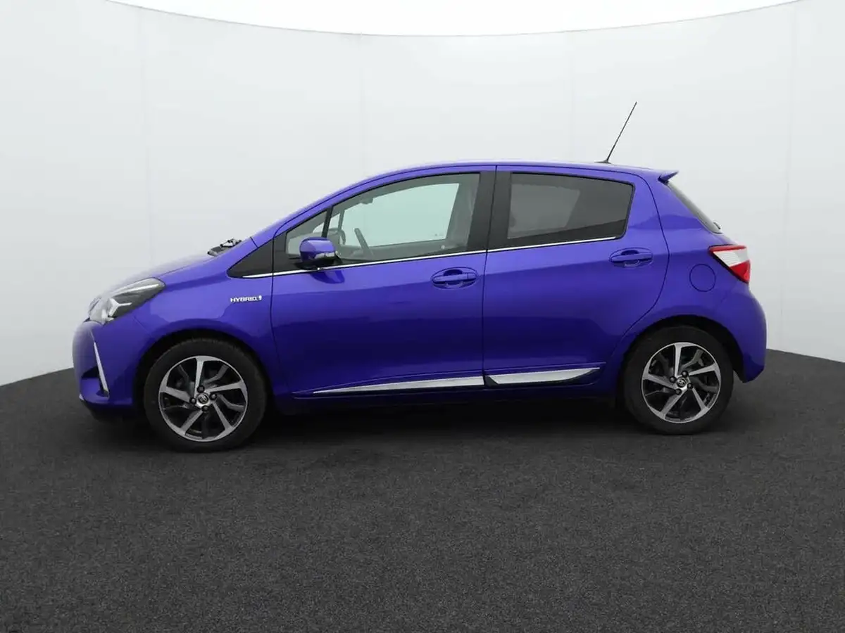 2018-toyota-yaris-15-vvt-i-excel-hybrid-15in-alloys-big-3