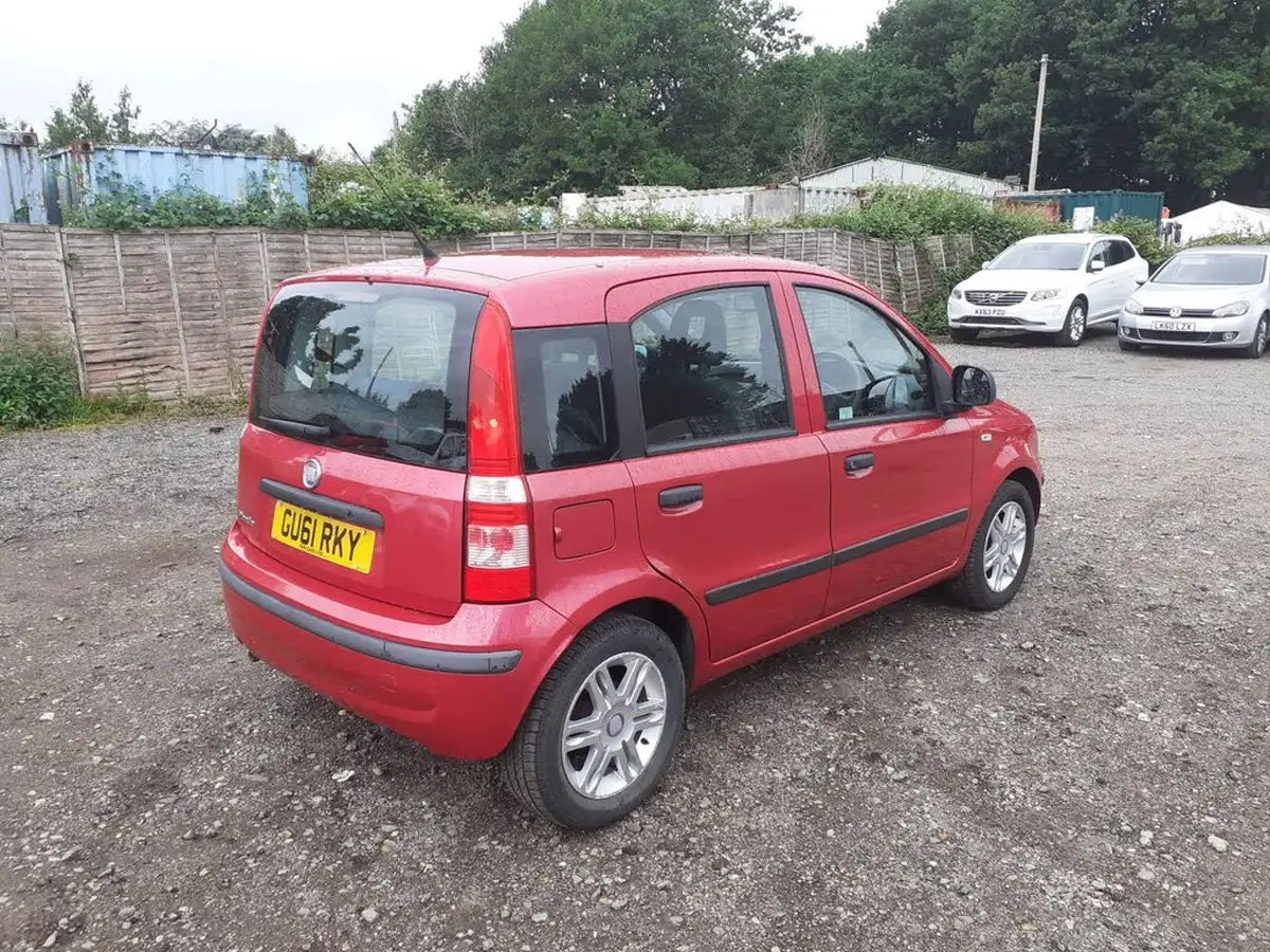 2011-fiat-panda-12-mylife-big-4