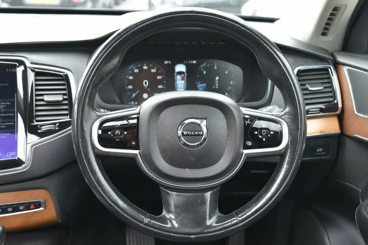 2016-volvo-xc90-20td-d5-inscription-big-35