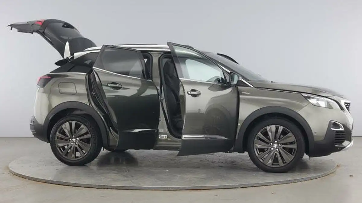 2019-peugeot-3008-suv-16-puretech-gt-line-180bhp-ss-eat8-big-9
