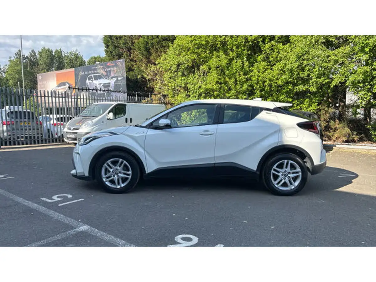 2022-toyota-c-hr-18-vvt-i-icon-big-16