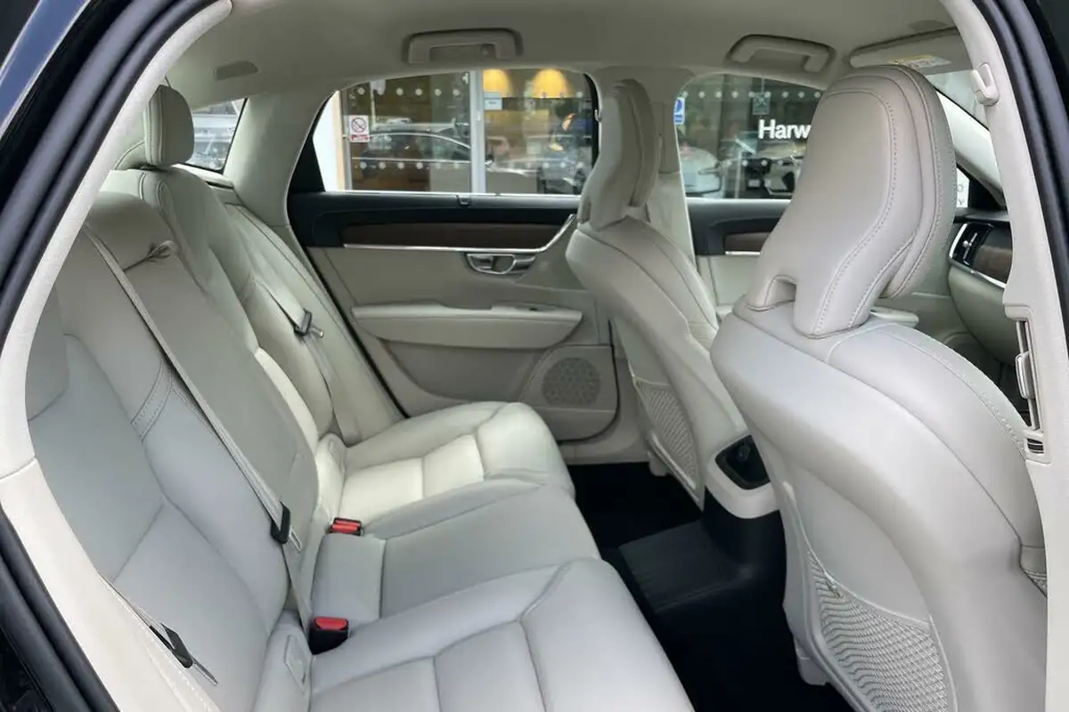 2022-volvo-s90-20-t8-inscription-455bhp-big-21