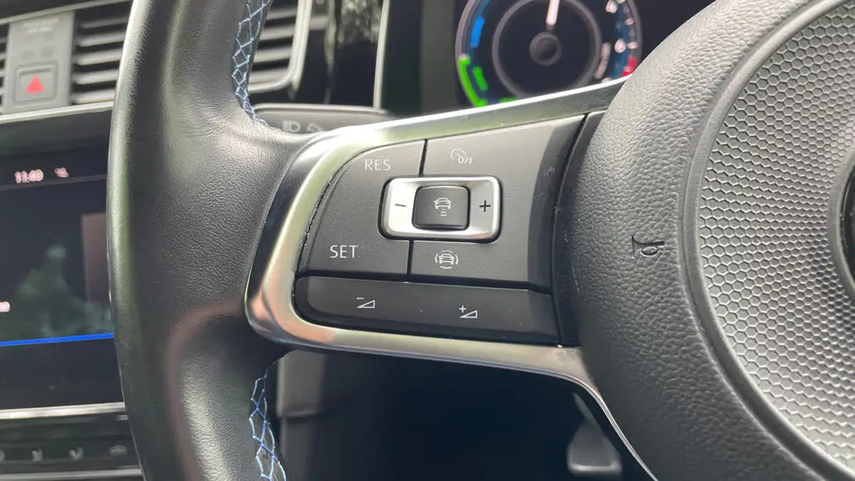 2020-volkswagen-golf-14-tsi-gte-advance-big-28