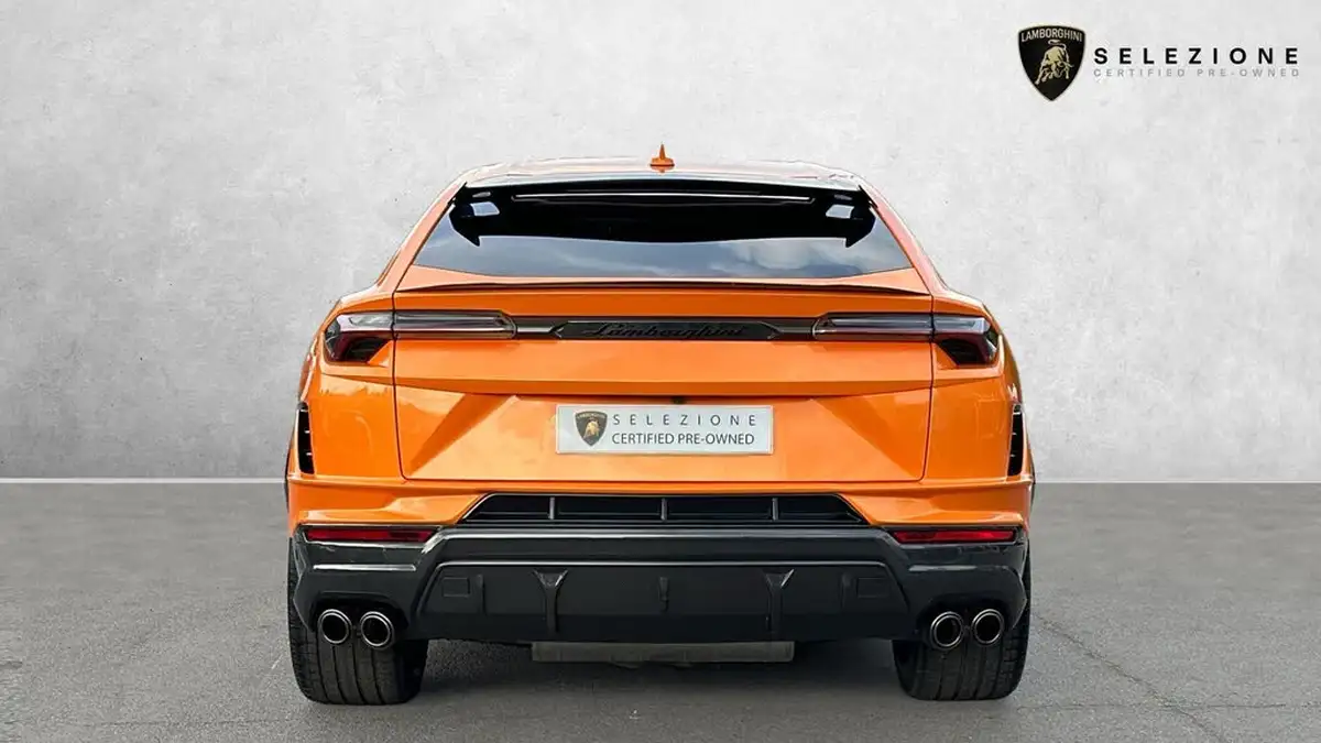 2023-lamborghini-urus-40-no-trim-big-3