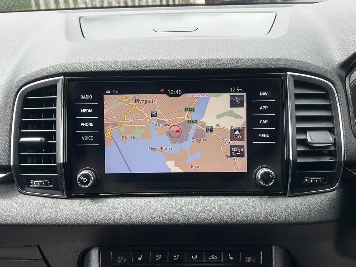 2018-skoda-karoq-20tdi-scr-se-l-dsg-big-24