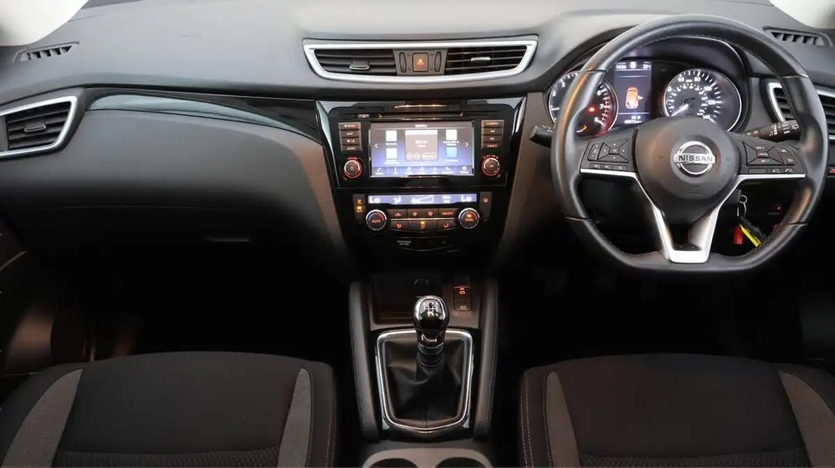 2020-nissan-qashqai-13-dig-t-acenta-premium-140ps-big-12