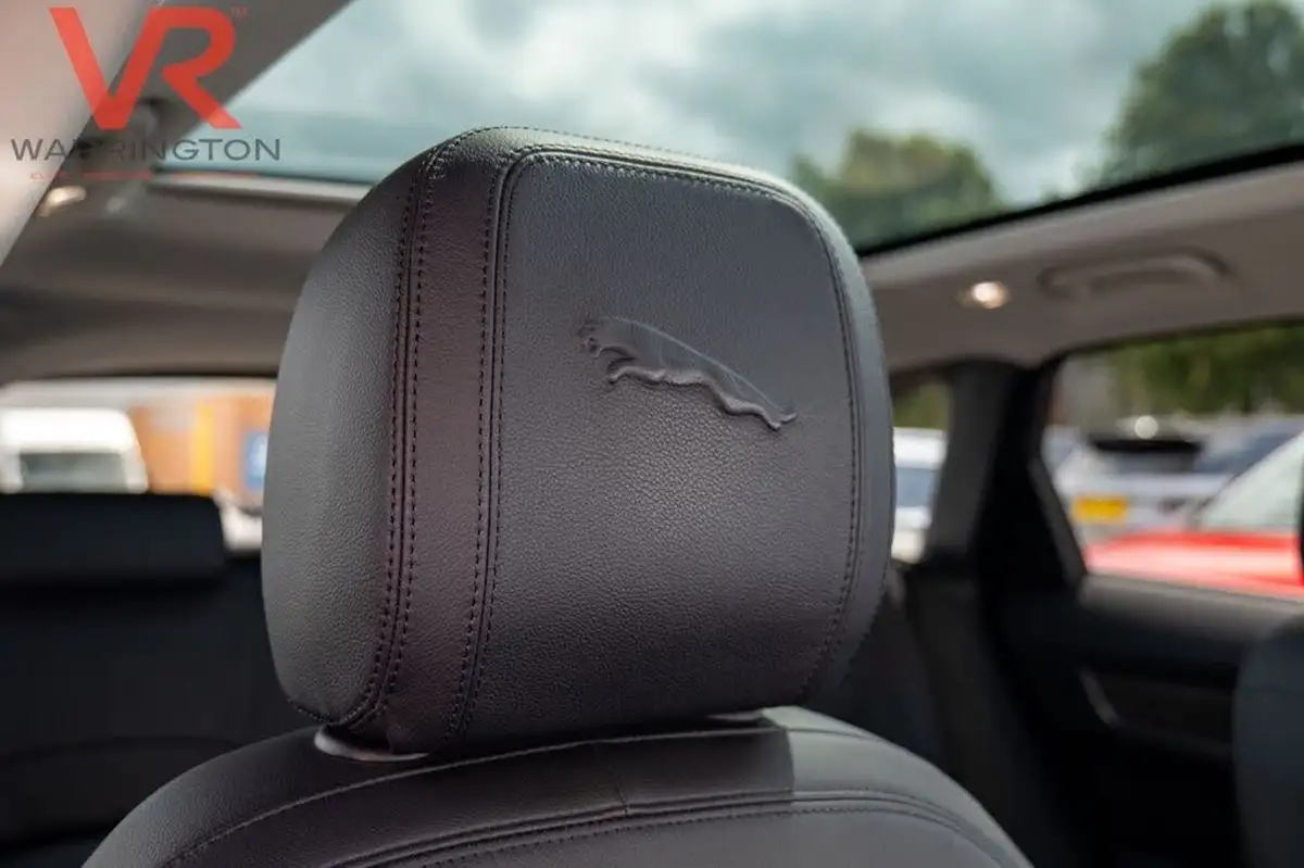 2021-jaguar-f-pace-20-d200-s-mhev-big-21
