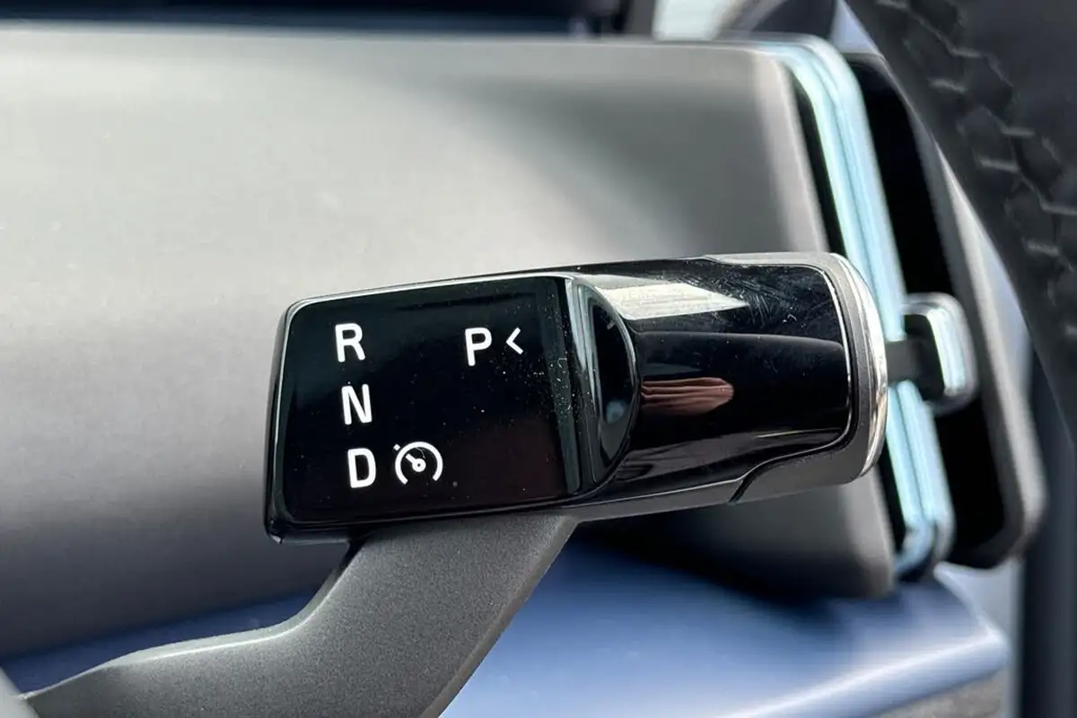 2024-volvo-ex30-e-twin-ultra-big-12