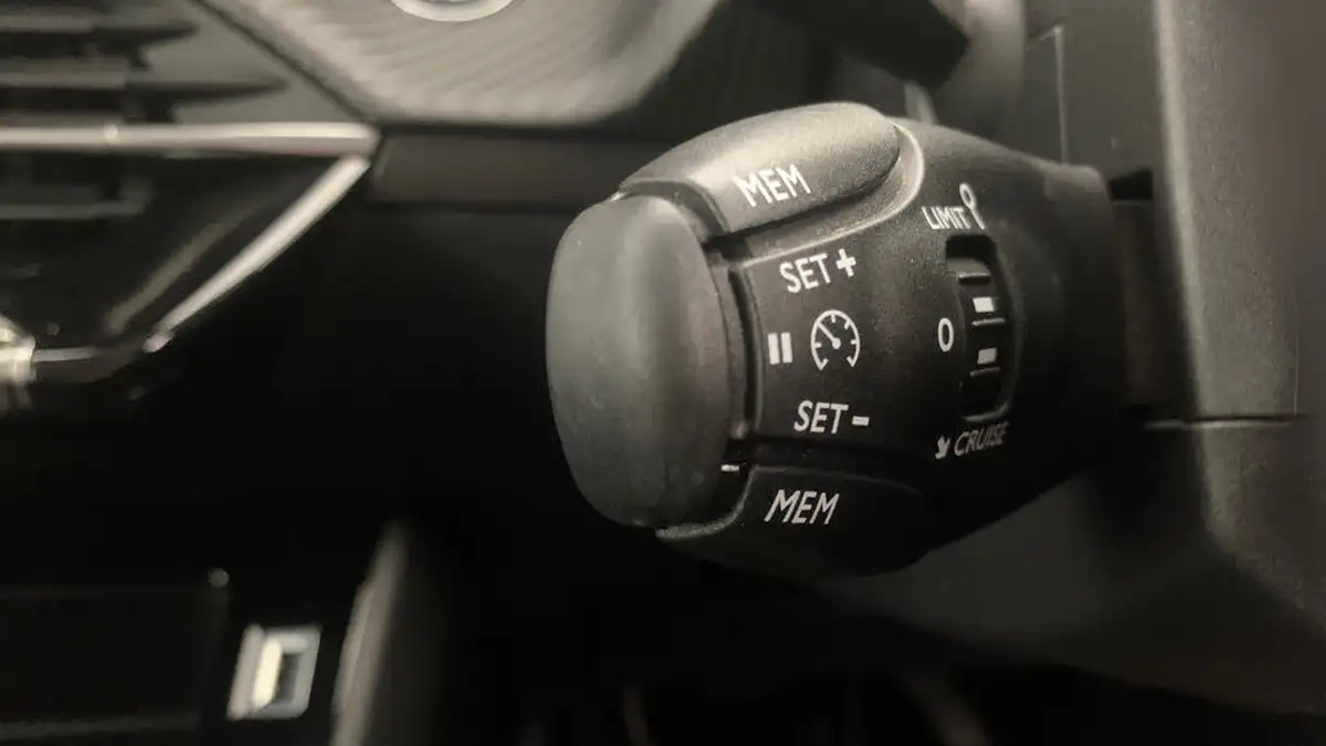 2022-peugeot-208-12-puretech-active-premium-75ps-big-33
