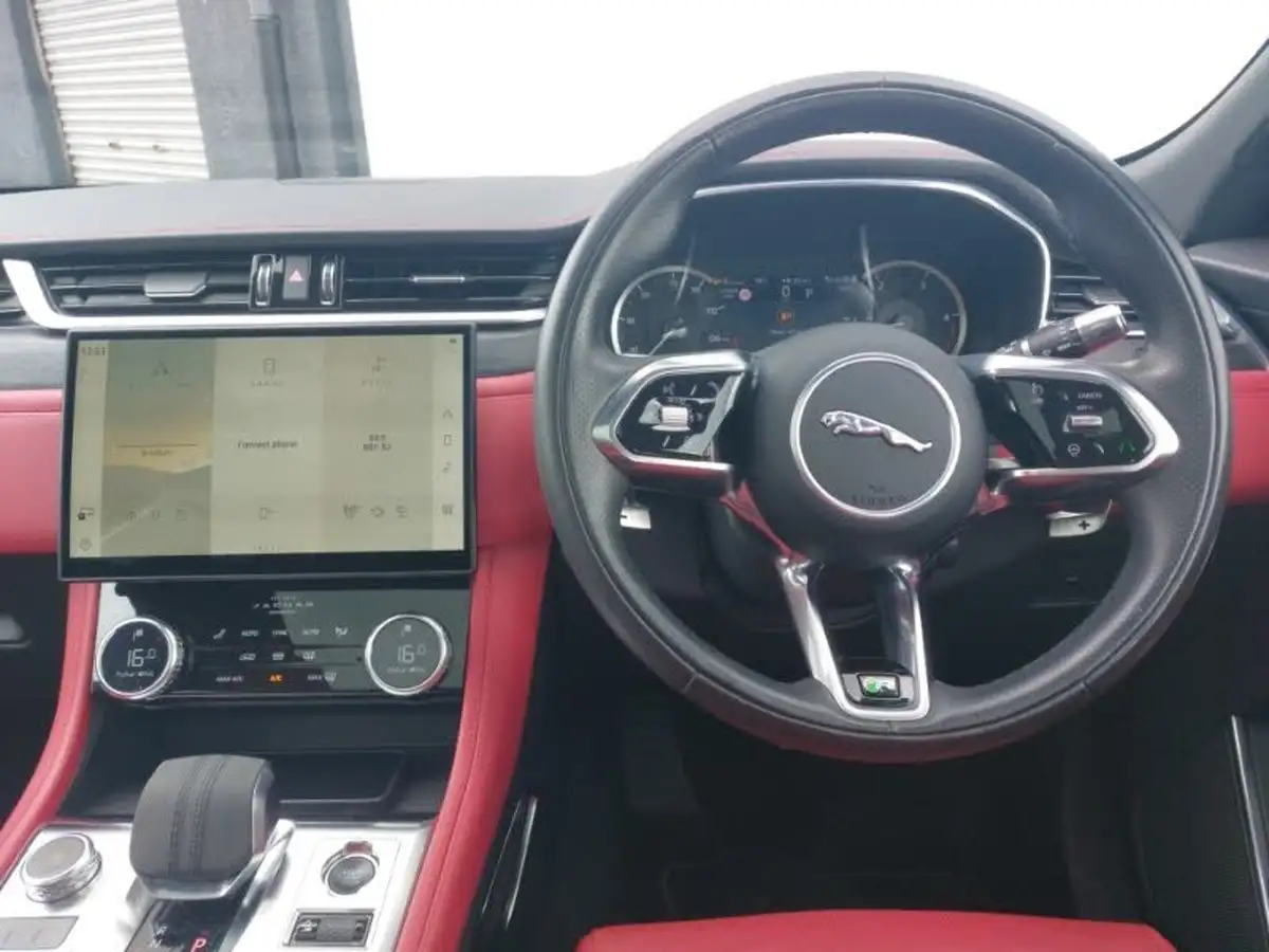 2022-jaguar-f-pace-20-d200-r-dynamic-black-big-6