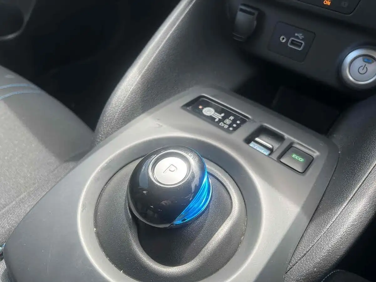 2021-nissan-leaf-e-acenta-big-42
