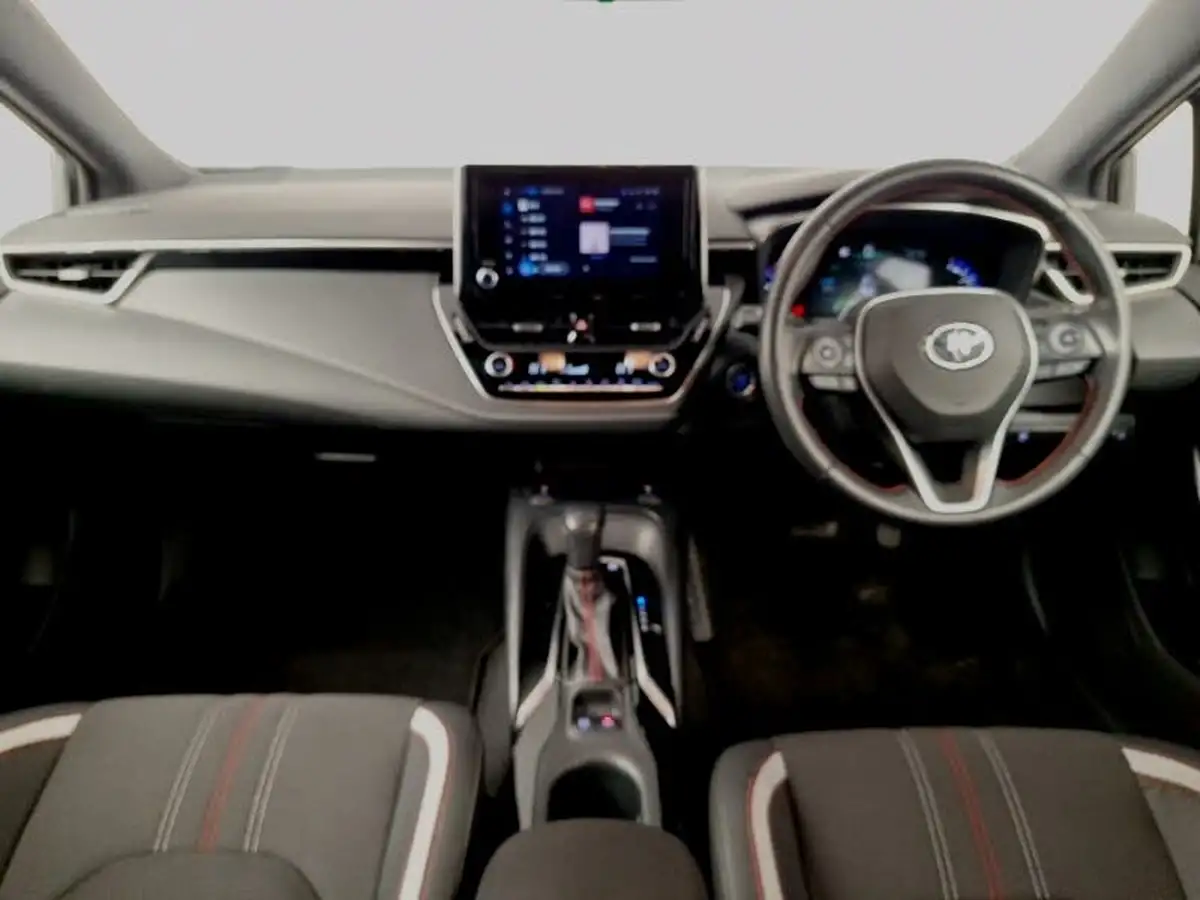 2022-toyota-corolla-18-vvt-i-gr-sport-138bhp-hatchback-big-2