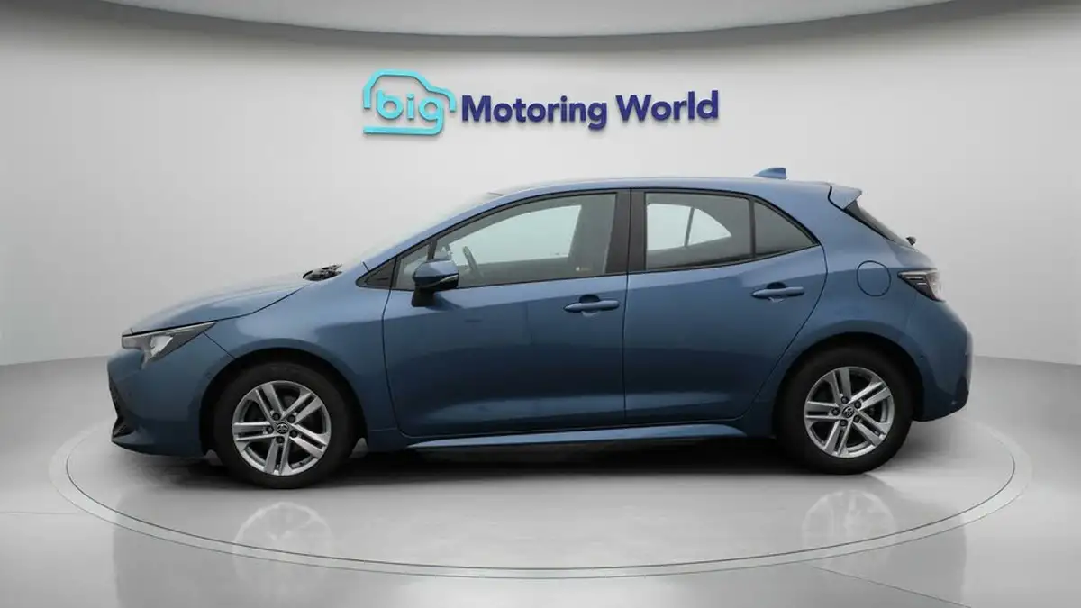 2021-toyota-corolla-18-vvt-i-icon-tech-spare-wheel-hatchback-5d-big-4