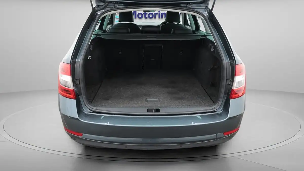 2019-skoda-octavia-20tdi-se-l-estate-dsg-big-17
