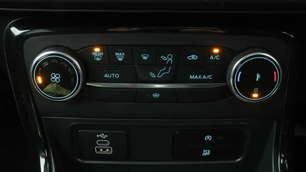 2022-ford-ecosport-10t-st-line-125ps-big-12